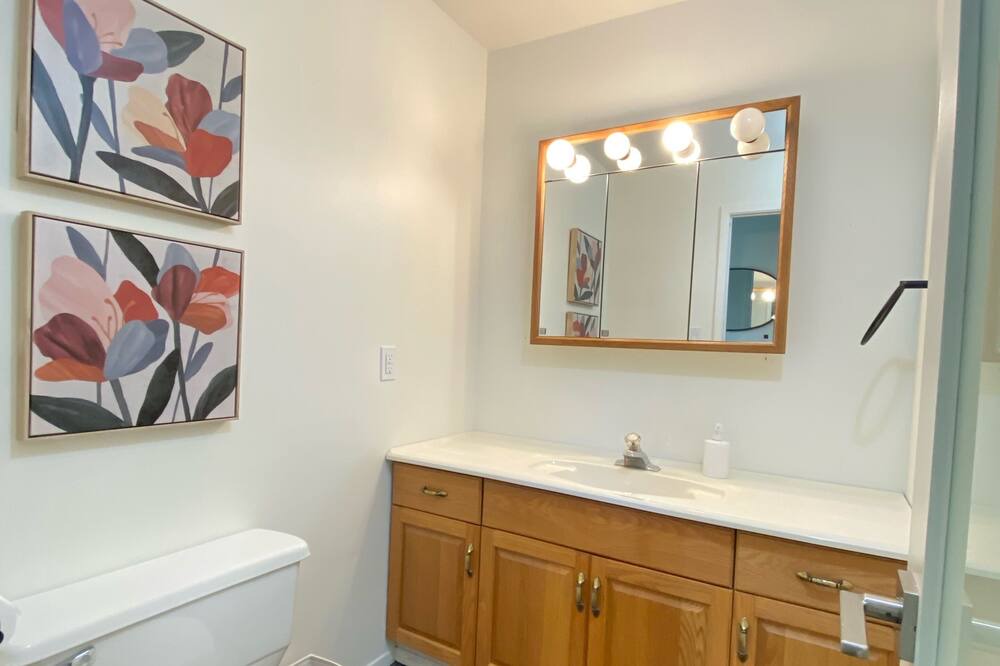 Photo of Bathroom in Kincardine