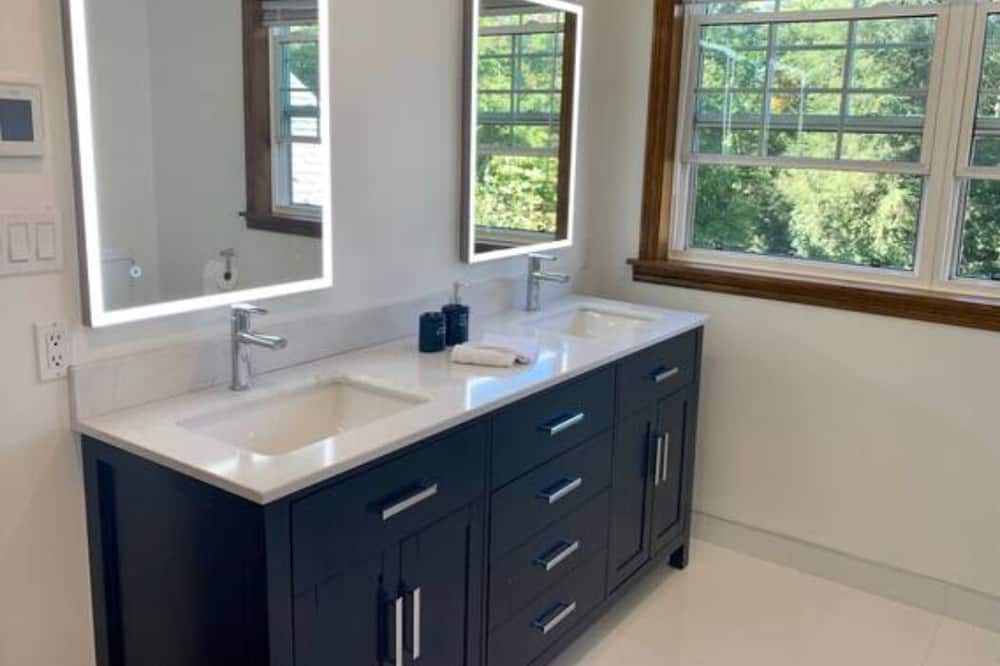 Photo of Bathroom in Minden