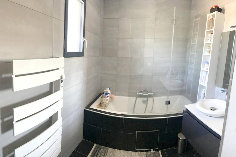 Photo of Bathroom in Deyme