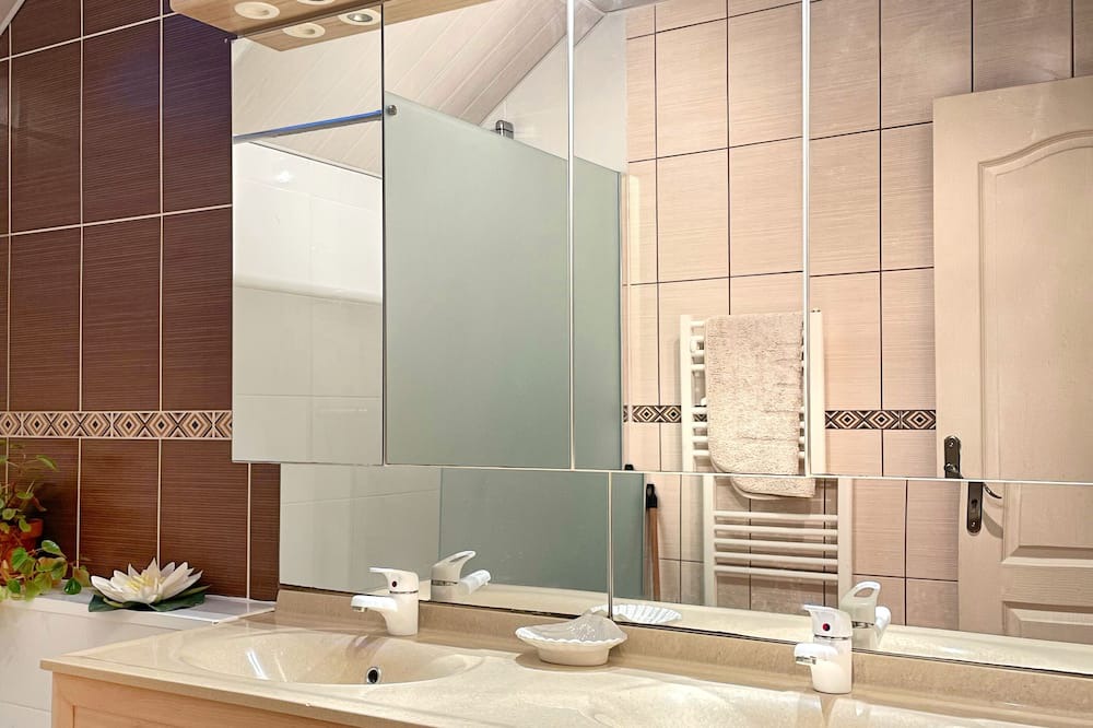 Photo of Bathroom in Basseneville