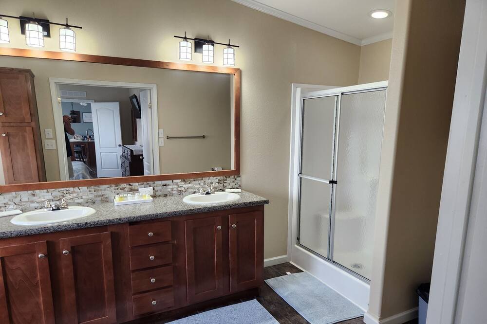 Photo of Bathroom in Lake Jackson