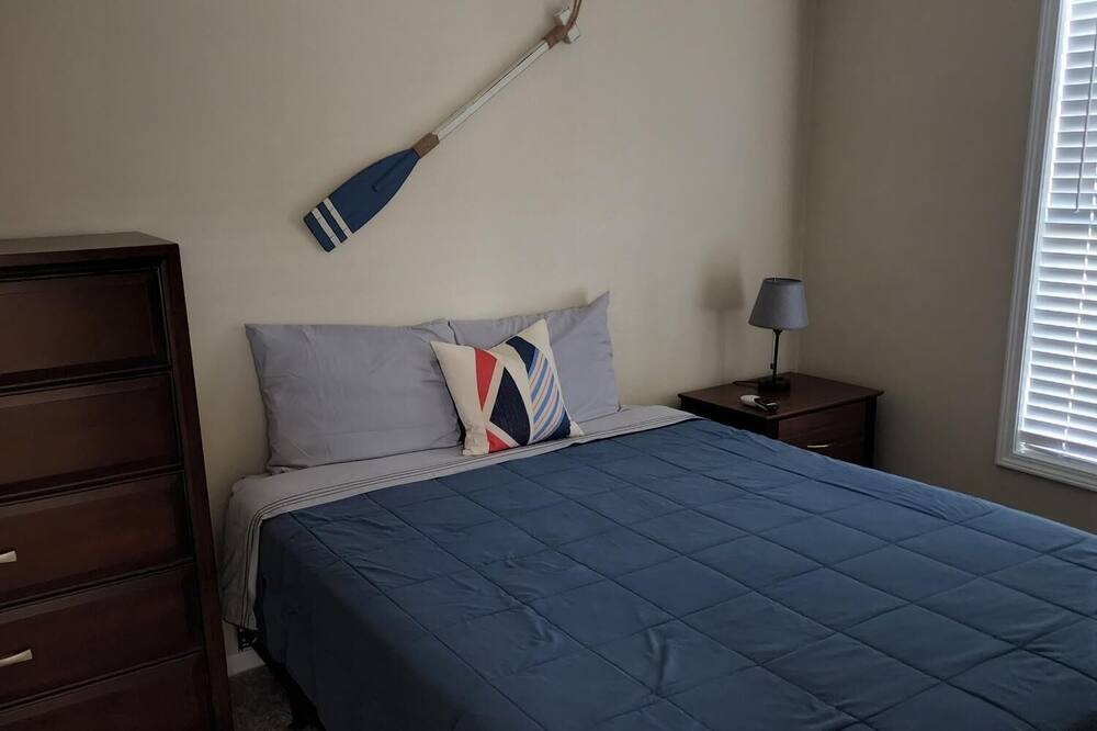 Photo of Bedroom in Lake Jackson