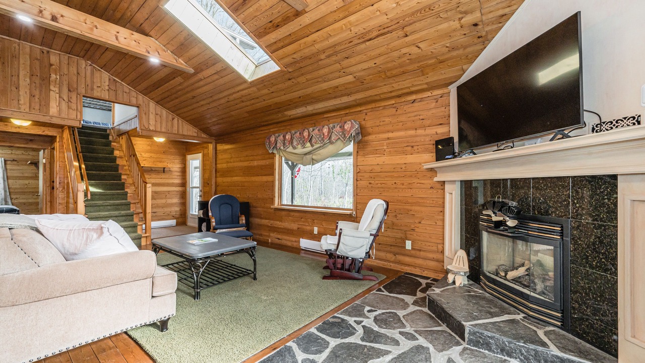 Photo of Livingroom in Colpoys Bay