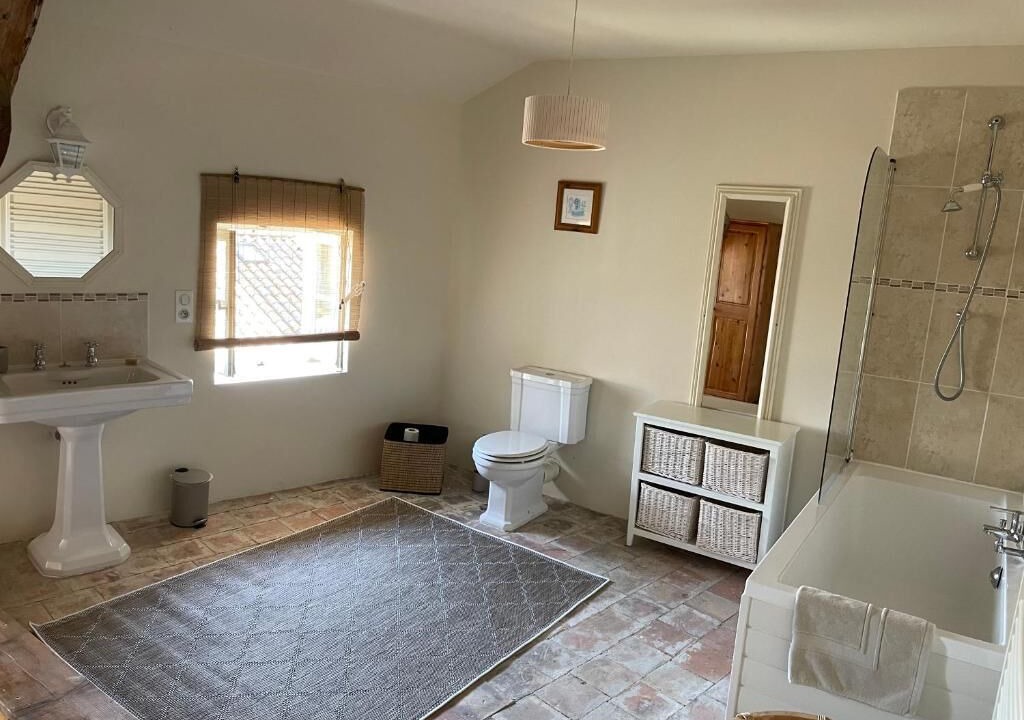 Photo of Bathroom in Montouliers