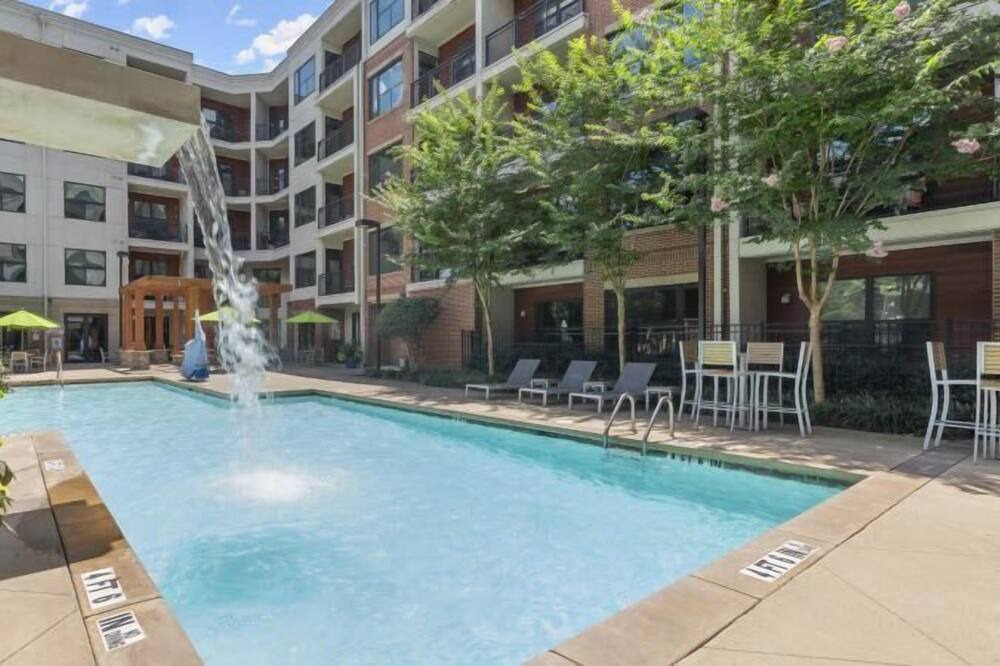 Photo of Outdoor in Downtown Decatur