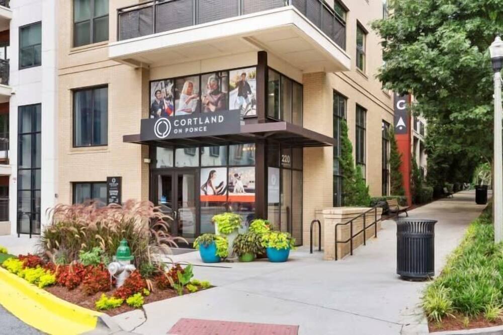 Photo of Outdoor in Downtown Decatur