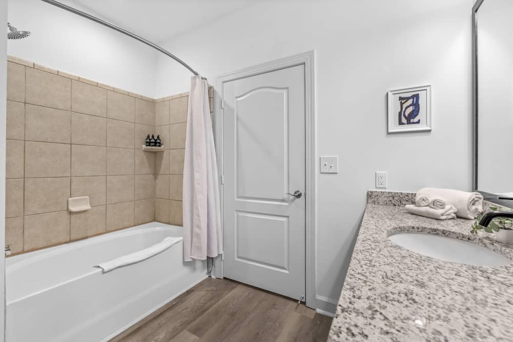 Photo of Others in North Druid Hills