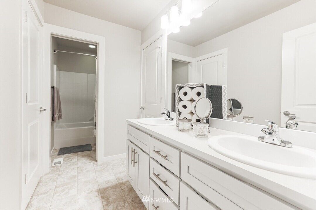 Photo of Others in Maple Valley