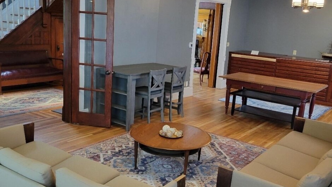 Photo of Livingroom in West Washington