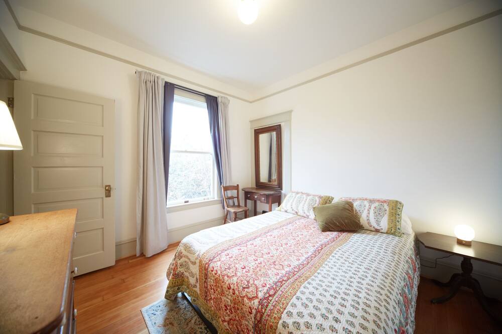 Photo of Bedroom in Overlook