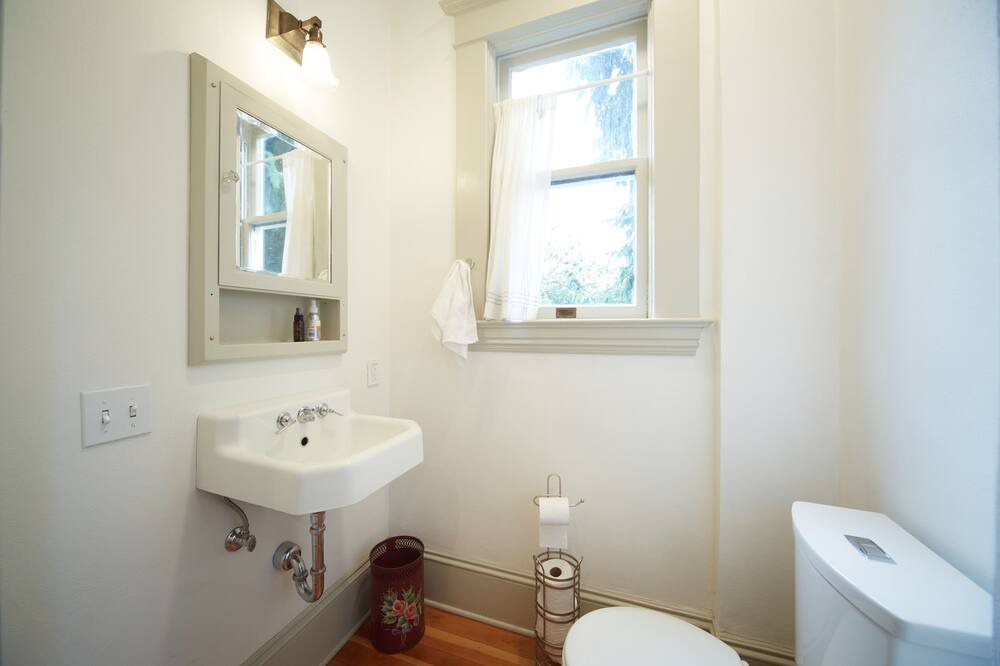 Photo of Bathroom in Overlook