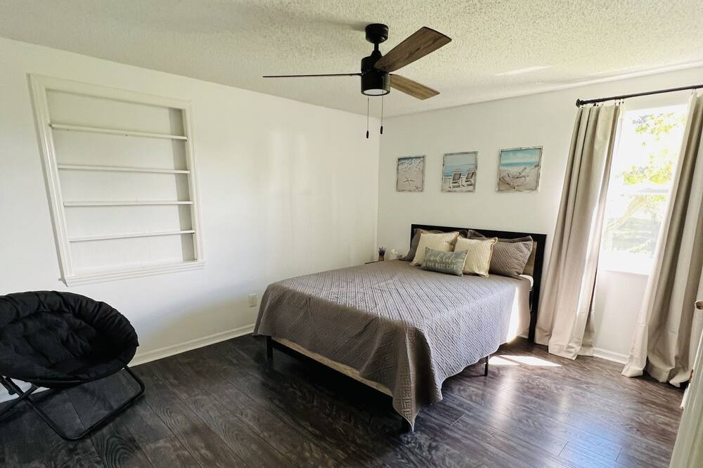 Photo of Bedroom in Sebastian Highlands