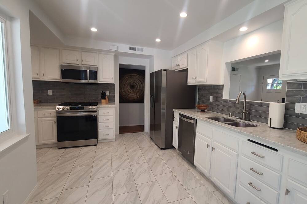 Photo of Kitchen in Canoga Park