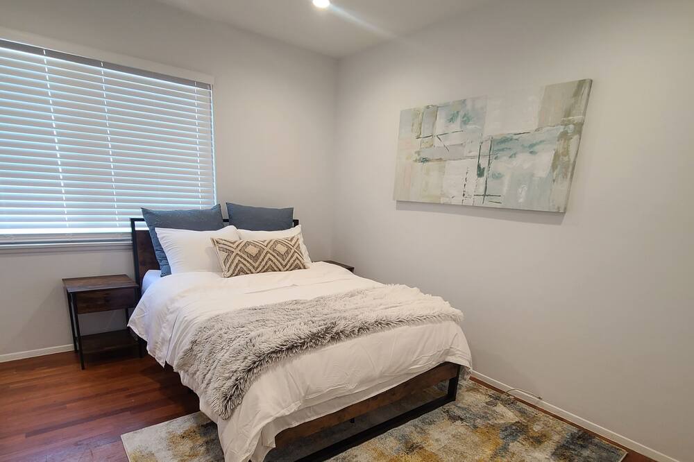 Photo of Bedroom in Canoga Park