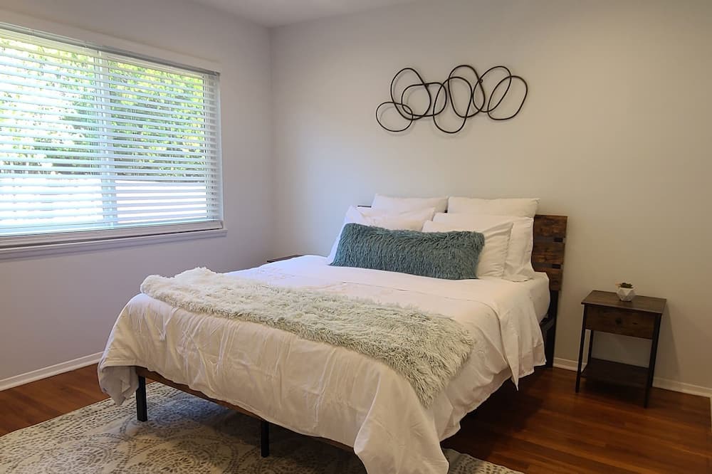 Photo of Bedroom in Canoga Park