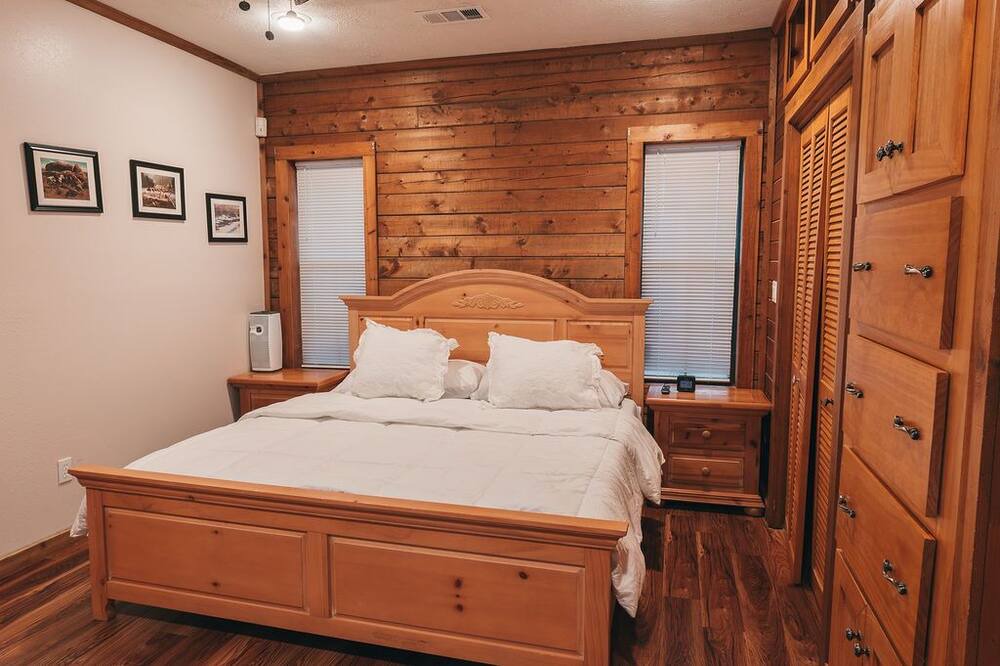 Photo of Bedroom in Montgomery
