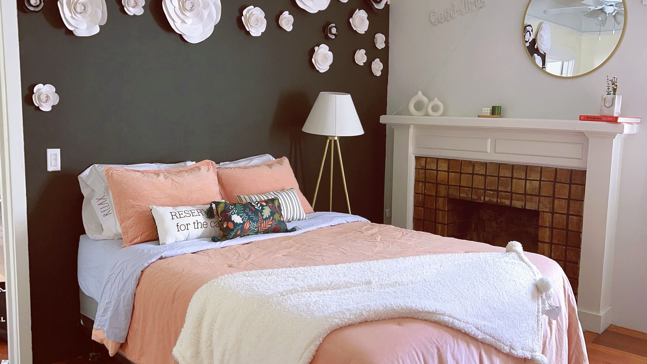 Photo of Bedroom in Wilshire Center