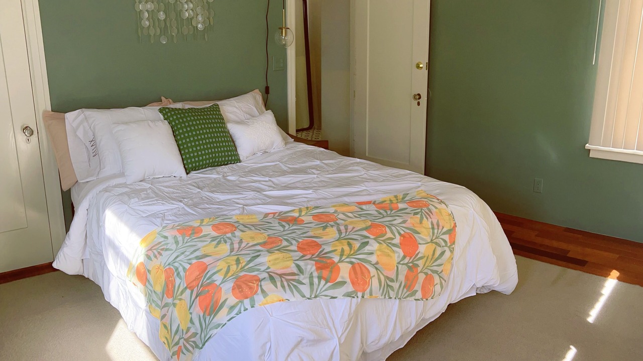 Photo of Bedroom in Wilshire Center