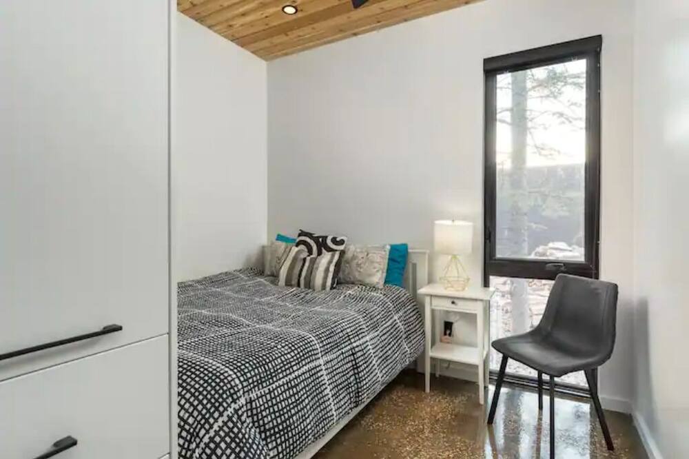 Photo of Bedroom in Onanole