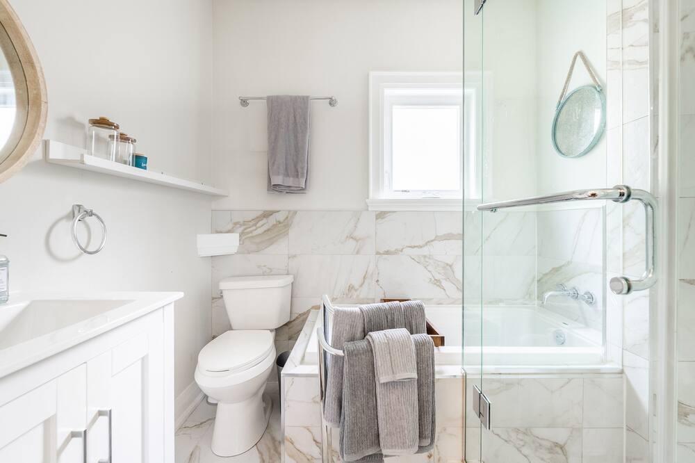 Photo of Bathroom in The Beaches