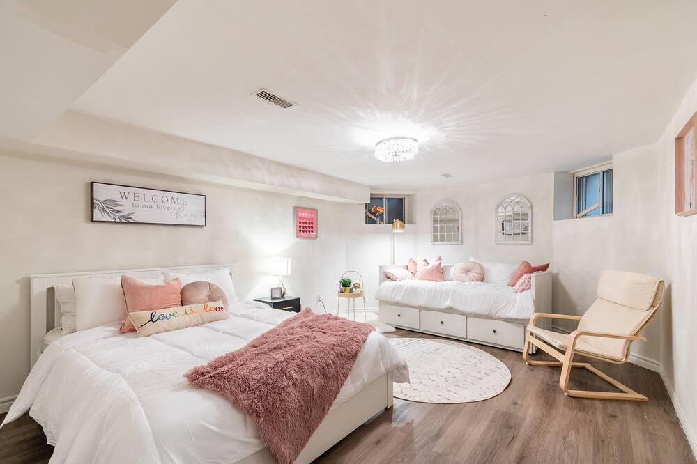 Photo of Bedroom in Cabbagetown South