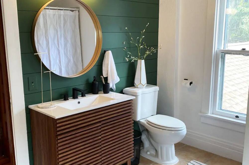 Photo of Bathroom in Albert Lea
