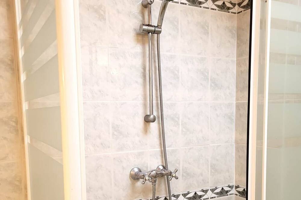 Photo of Bathroom in Blanzay