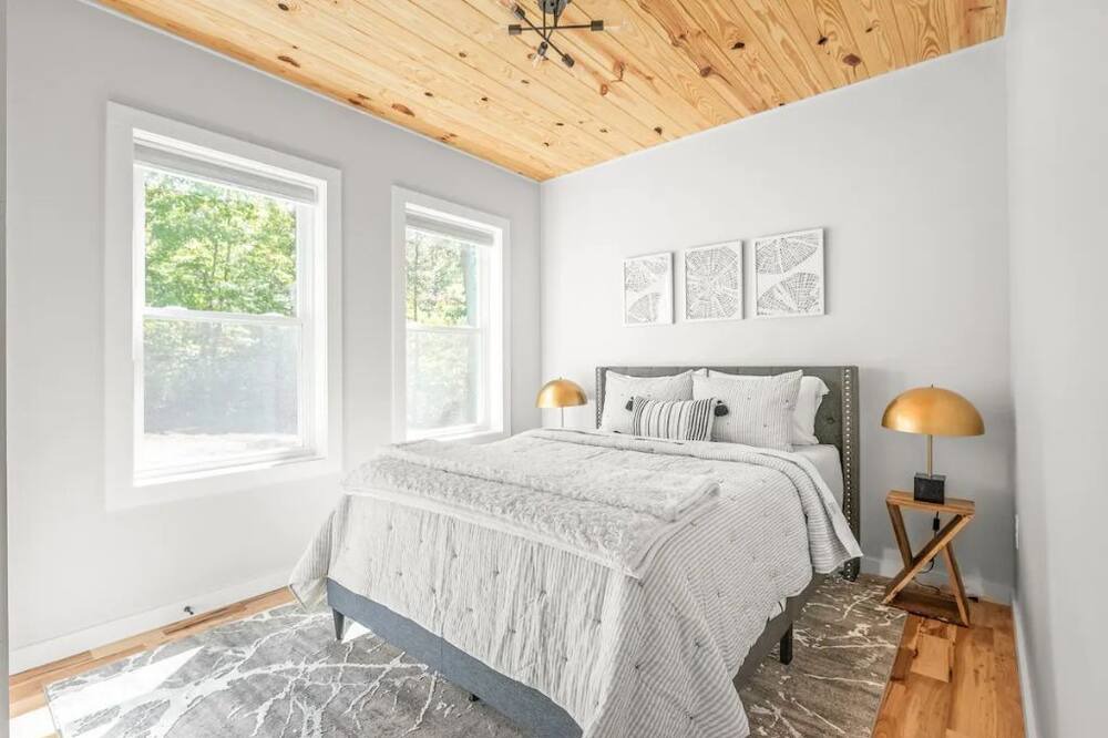 Photo of Bedroom in Lake Lure