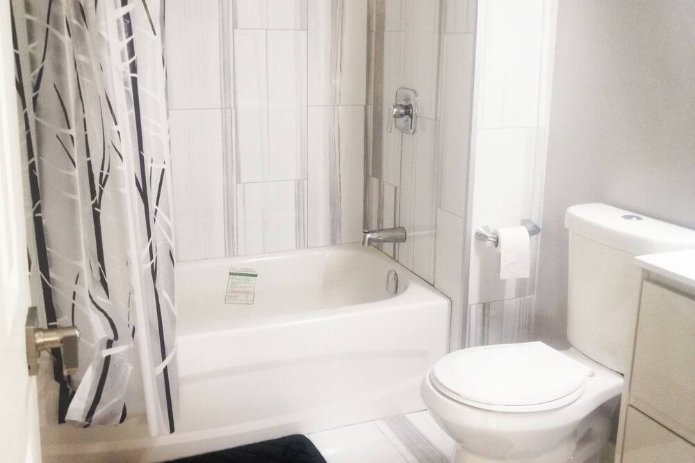 Photo of Bathroom in Fort Erie