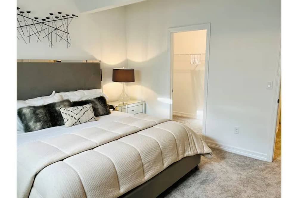 Photo of Bedroom in Aurora