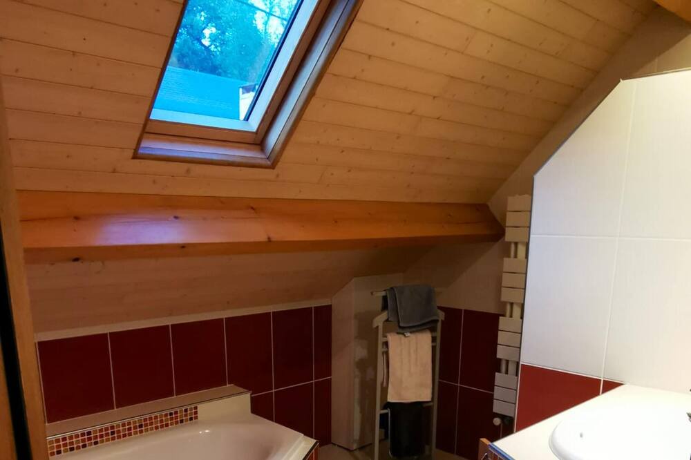 Photo of Bathroom in Arras-en-Lavedan