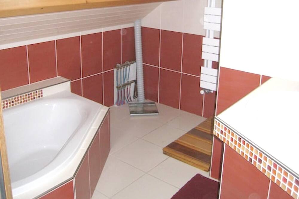 Photo of Bathroom in Arras-en-Lavedan
