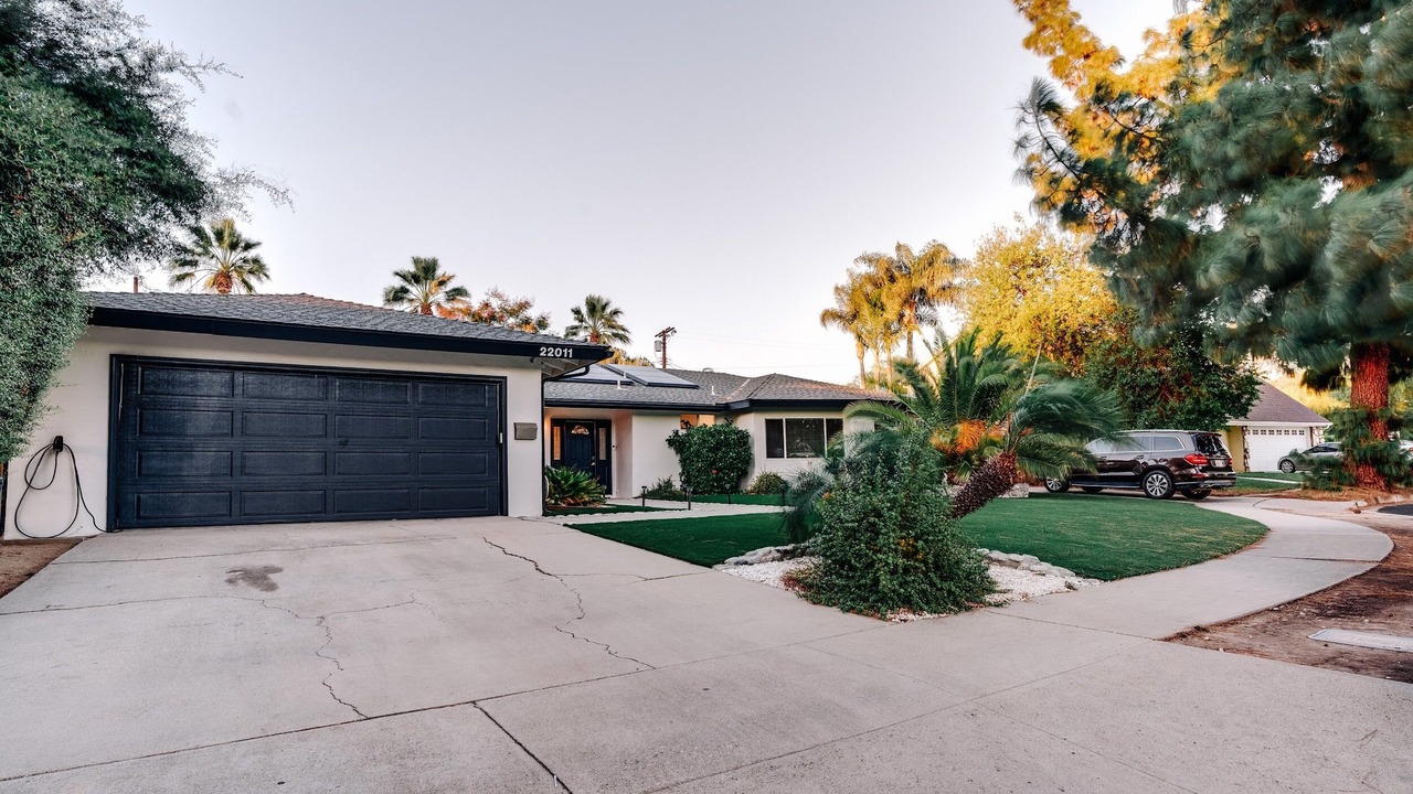 Photo of Outdoor in Canoga Park