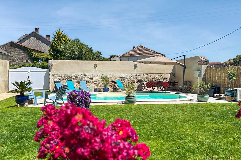 Photo of Outdoor in Loge-Fougereuse