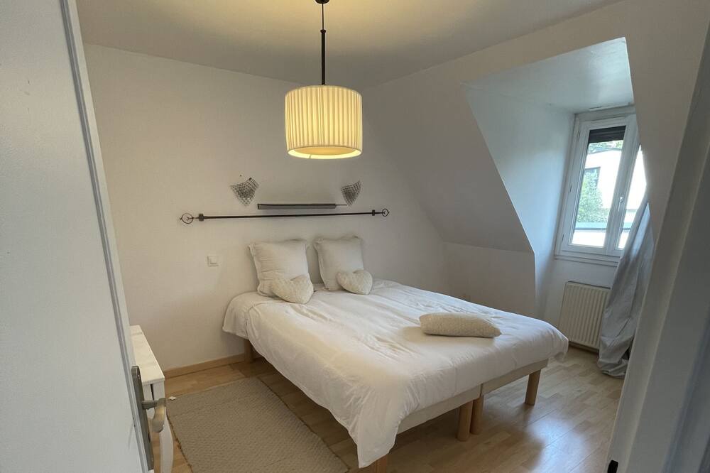 Photo of Bedroom in Dammartin-en-Goele