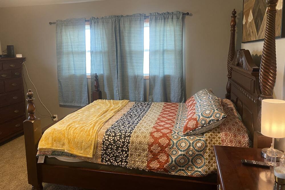 Photo of Bedroom in Cedar Rapids