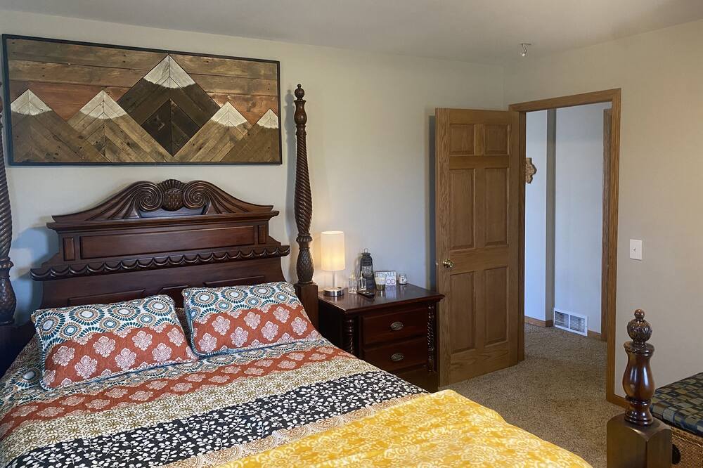 Photo of Bedroom in Cedar Rapids