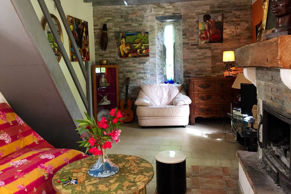 Photo of Livingroom in Saint-Hippolyte-du-Fort