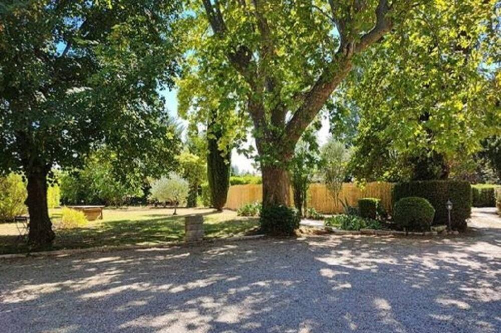 Photo of Outdoor in Camaret-sur-Aigues