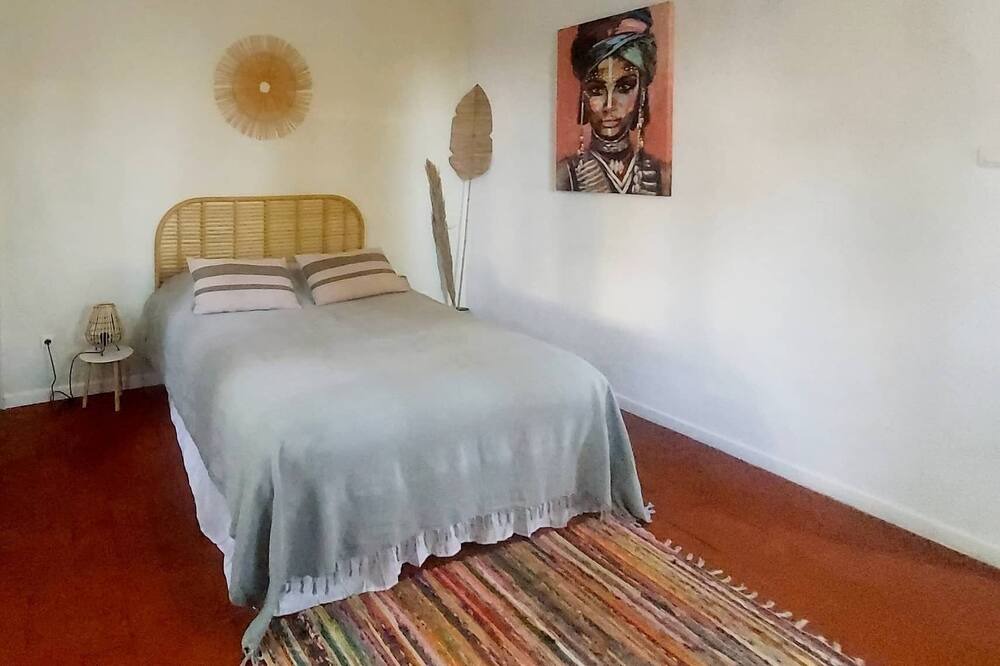 Photo of Bedroom in Camaret-sur-Aigues
