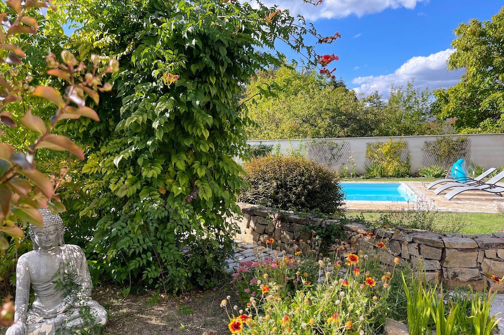 Photo of Outdoor in Chitenay