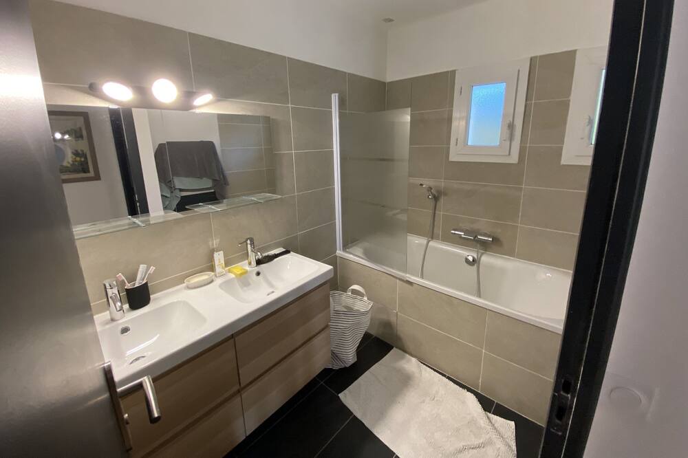 Photo of Bathroom in Assas