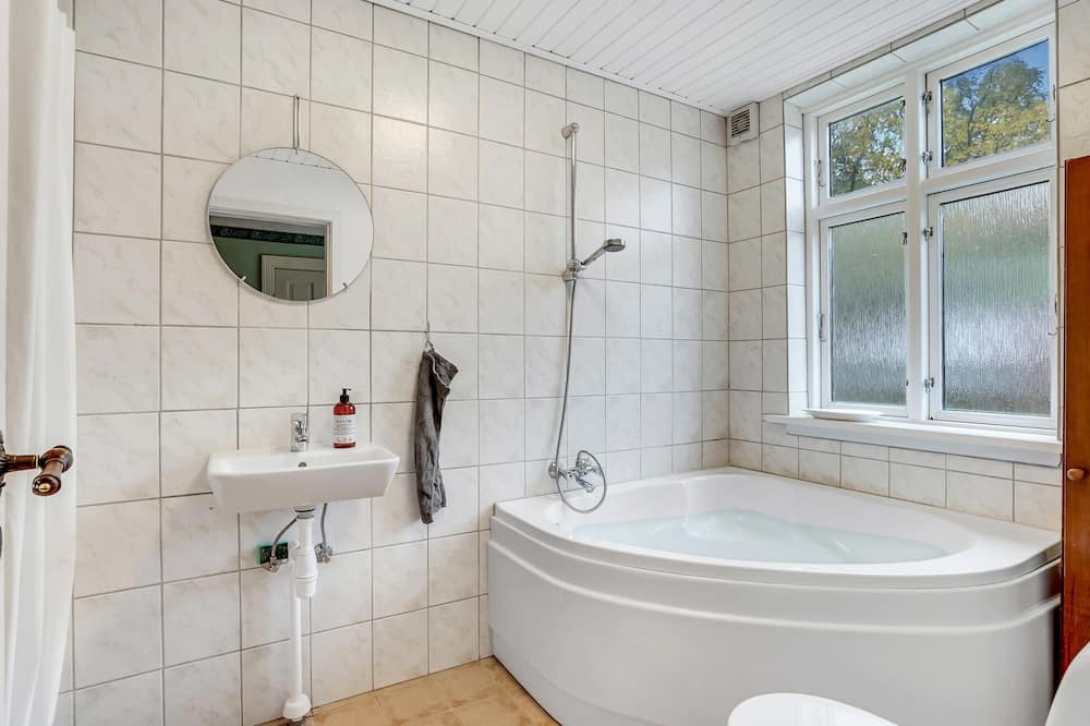 Photo of Bathroom in Fej