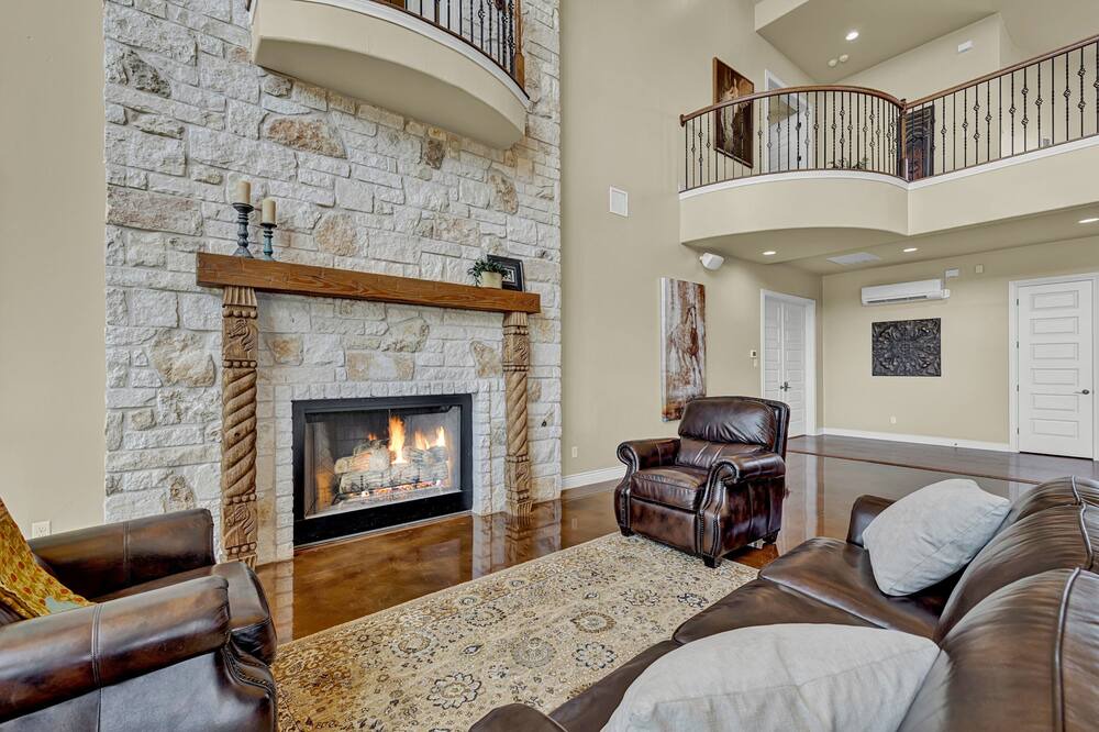 Photo of Livingroom in Dripping Springs