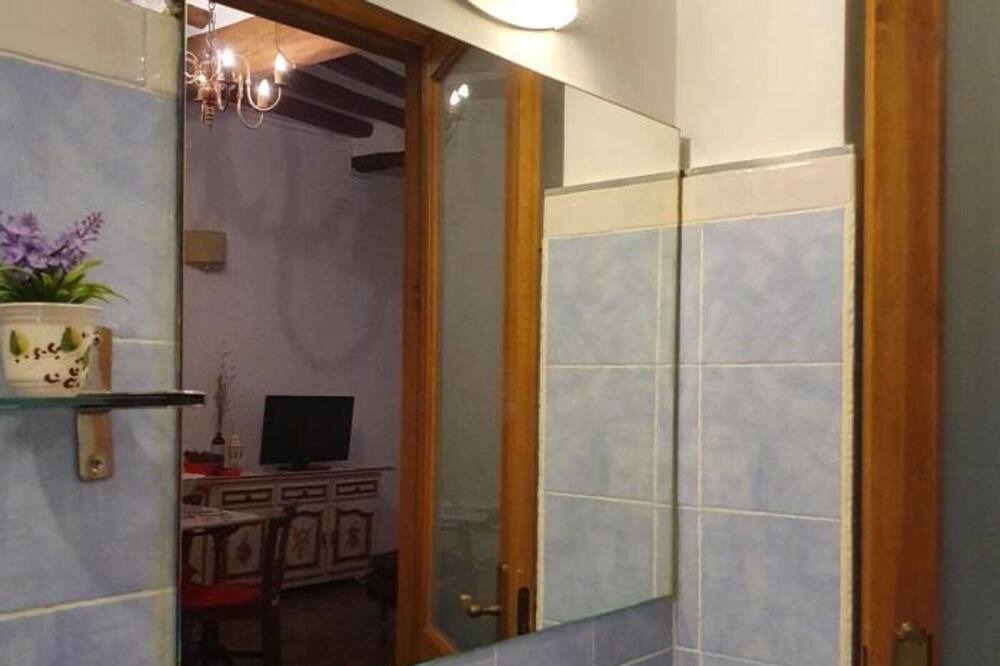Photo of Bathroom in Falset