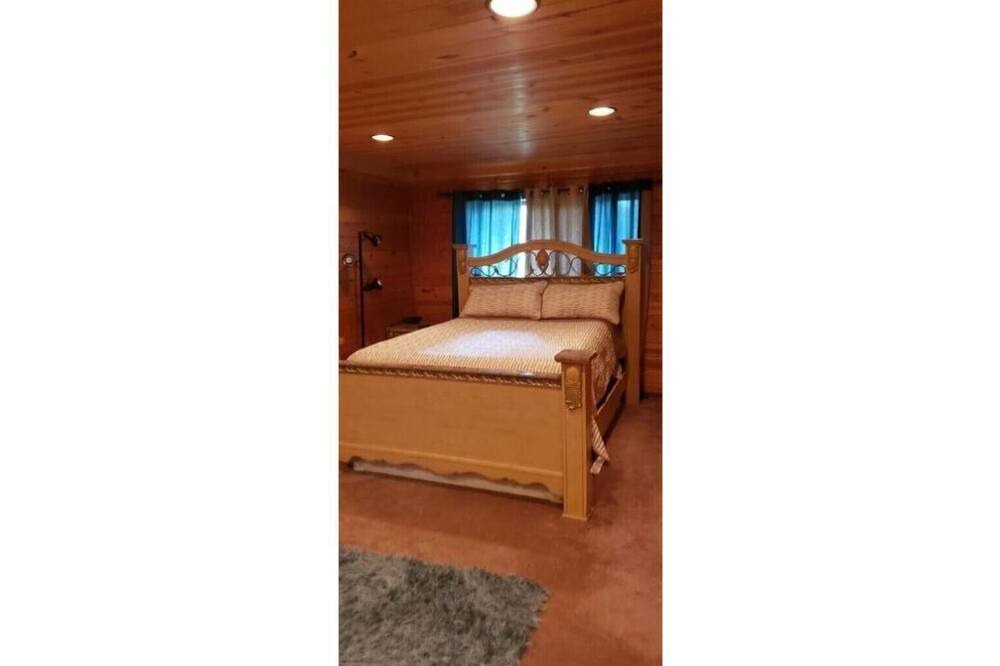 Photo of Bedroom in Maplewood