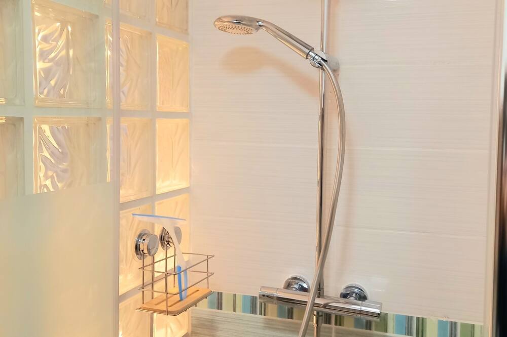 Photo of Bathroom in Baincthun