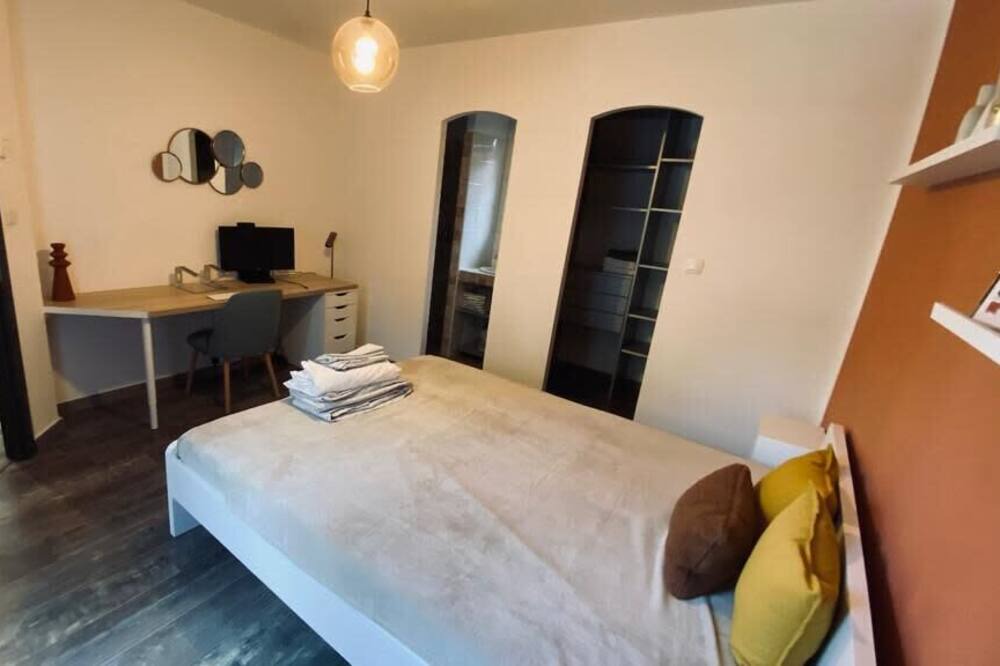 Photo of Bedroom in Sorgues