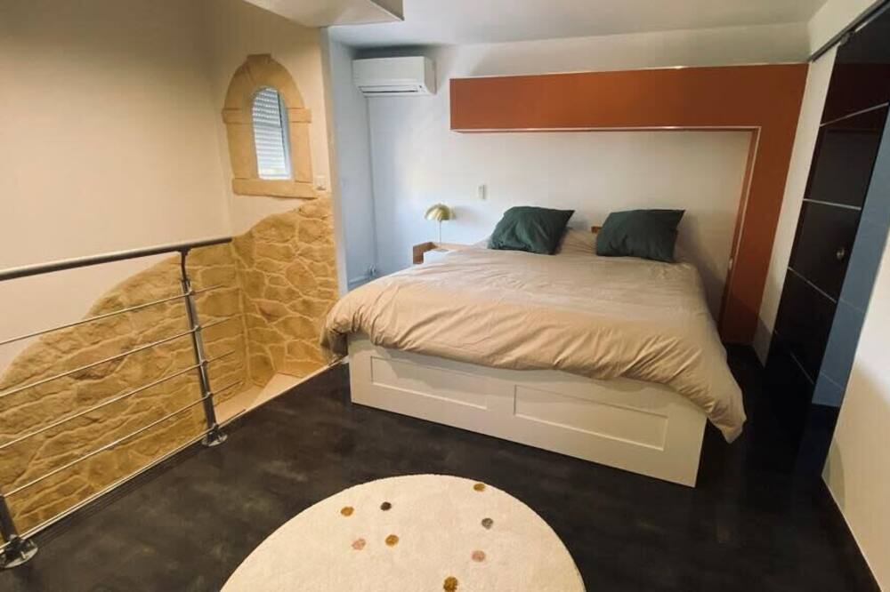 Photo of Bedroom in Sorgues