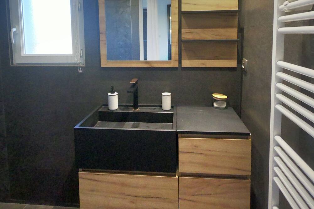 Photo of Bathroom in Sorgues